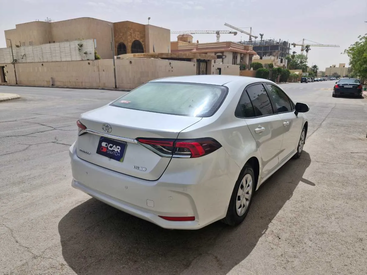 Car image 5