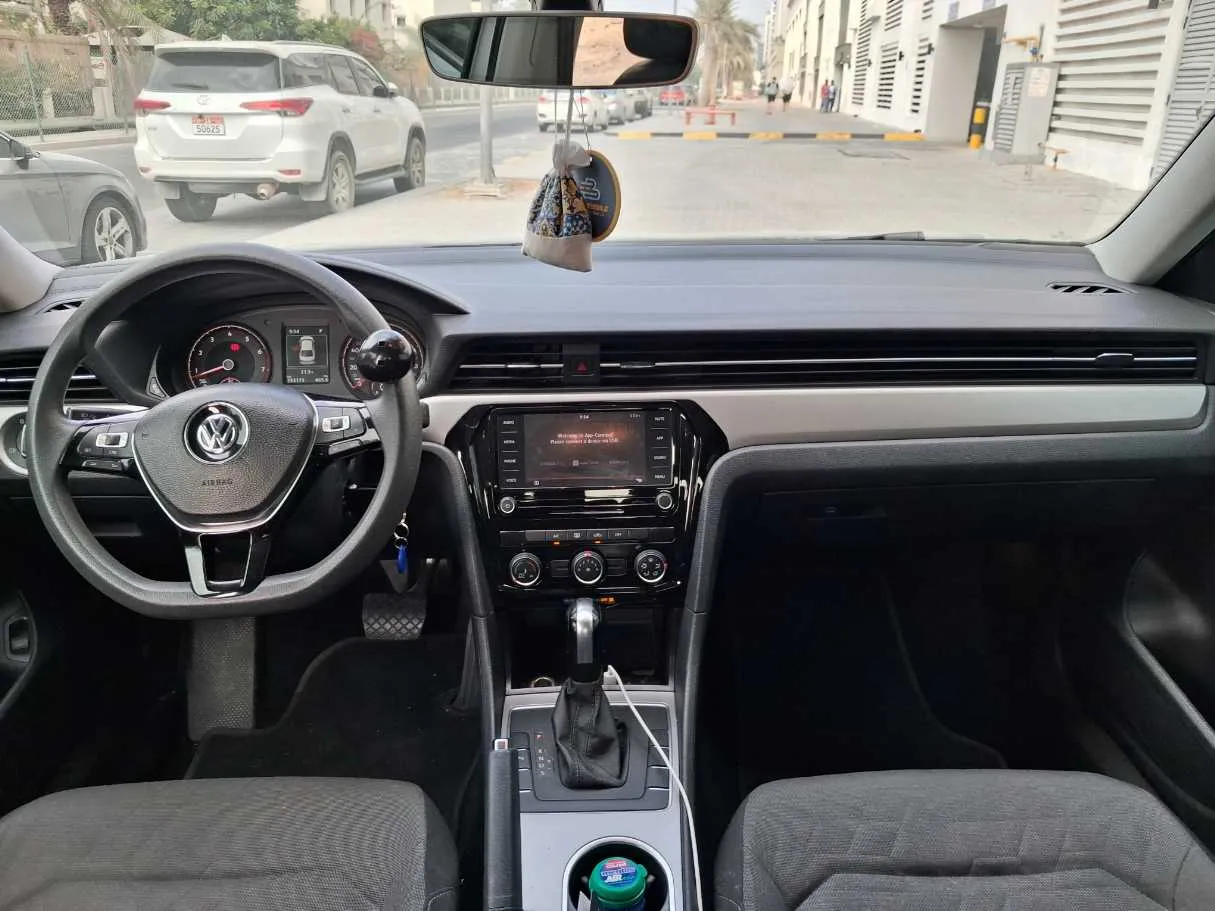 Car image 15