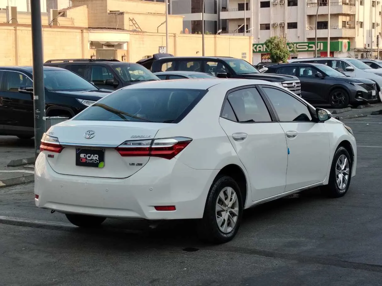 Car image 5