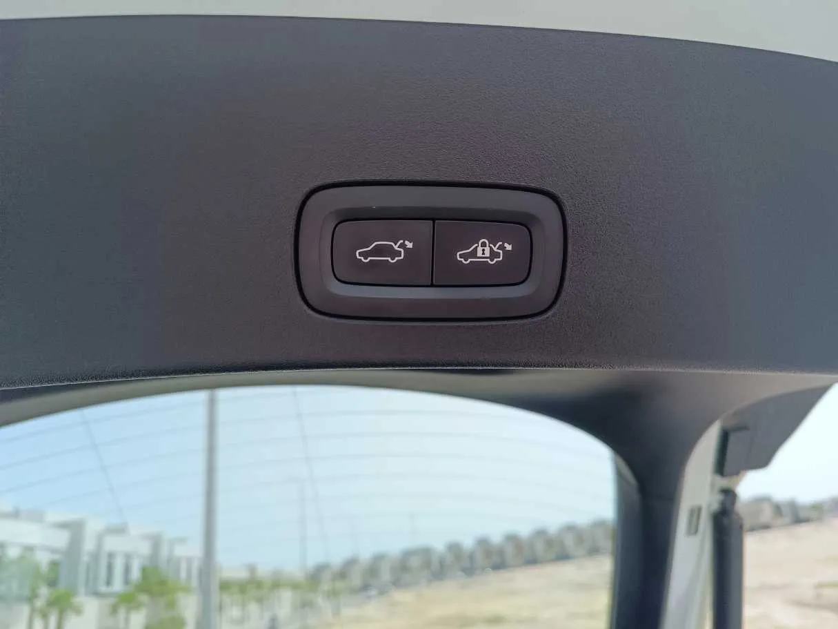 Car image 37