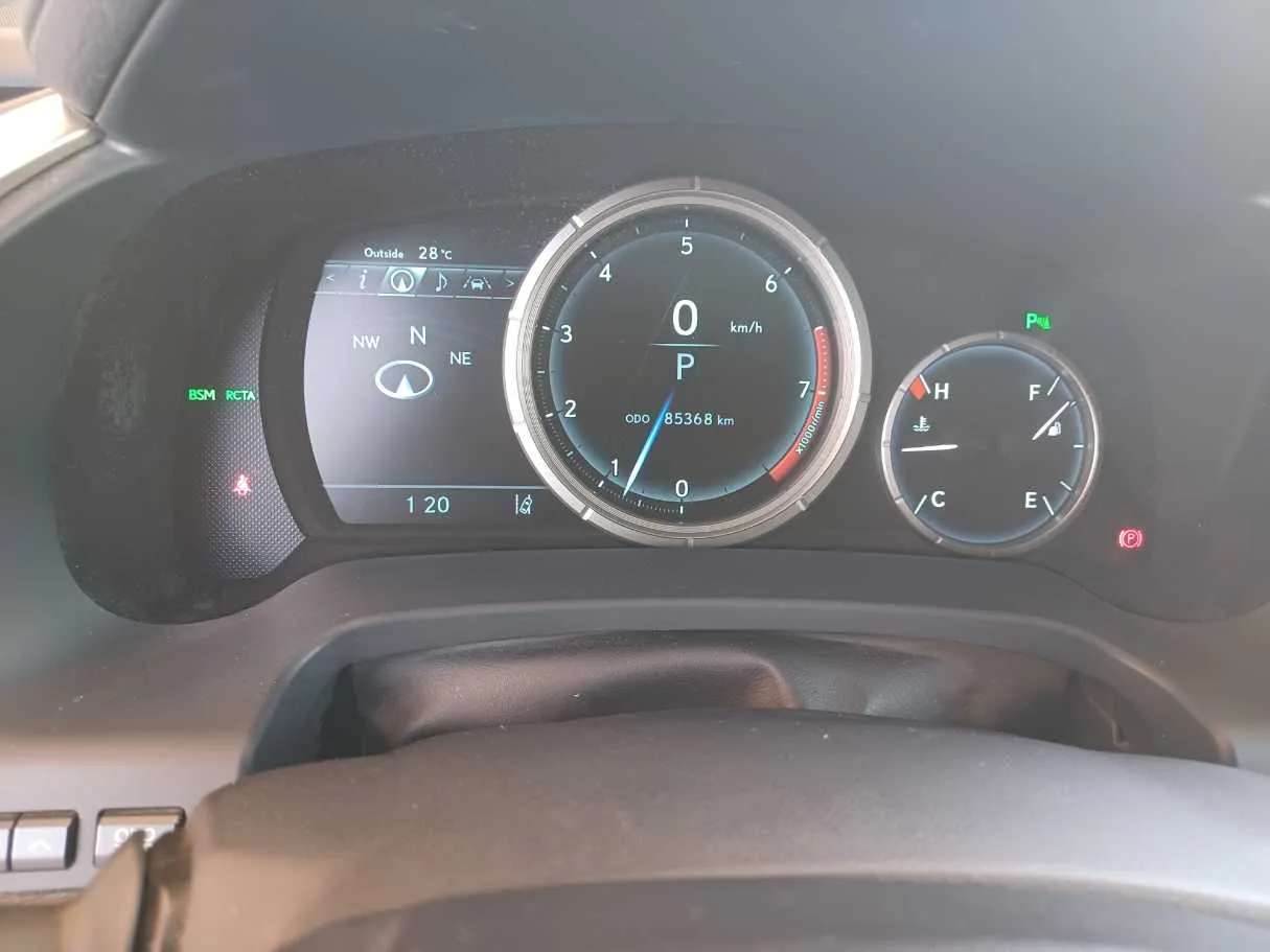 Car image 20