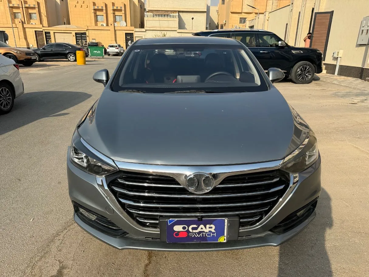 Car image 2