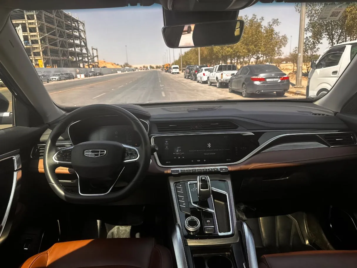 Car image 16