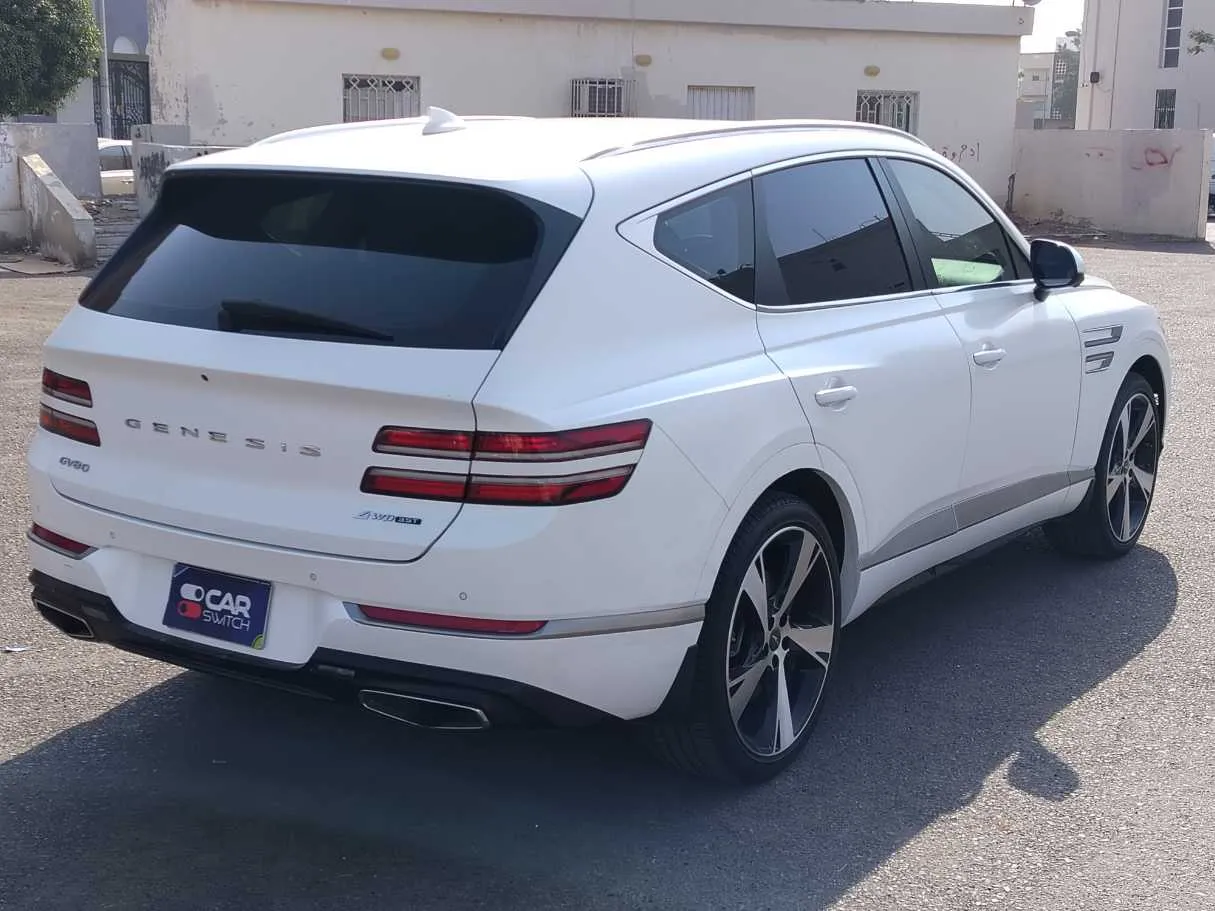 Car image 5