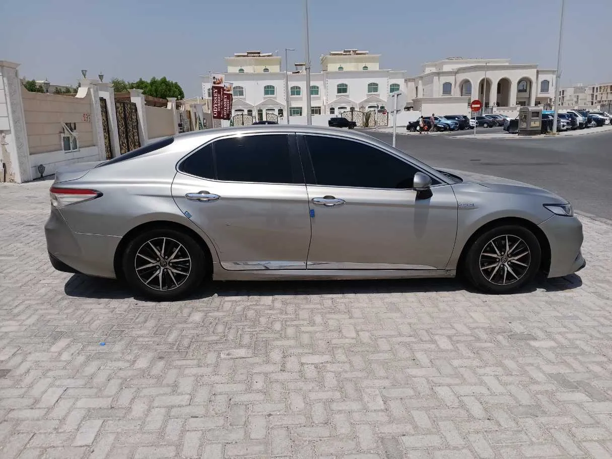 Car image 8