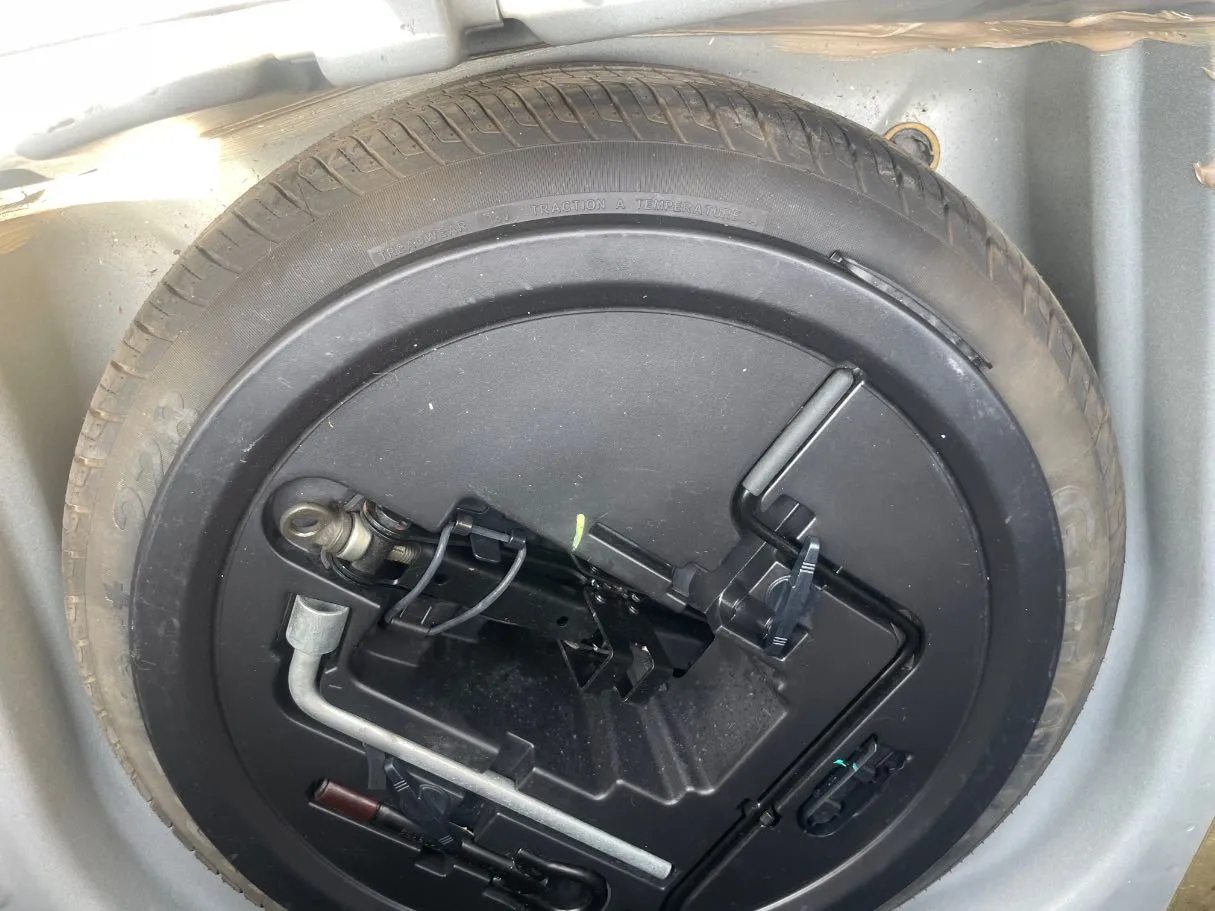 Car image 22