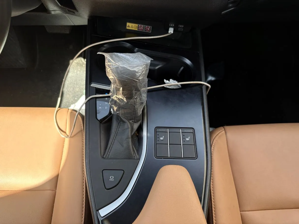 Car image 20