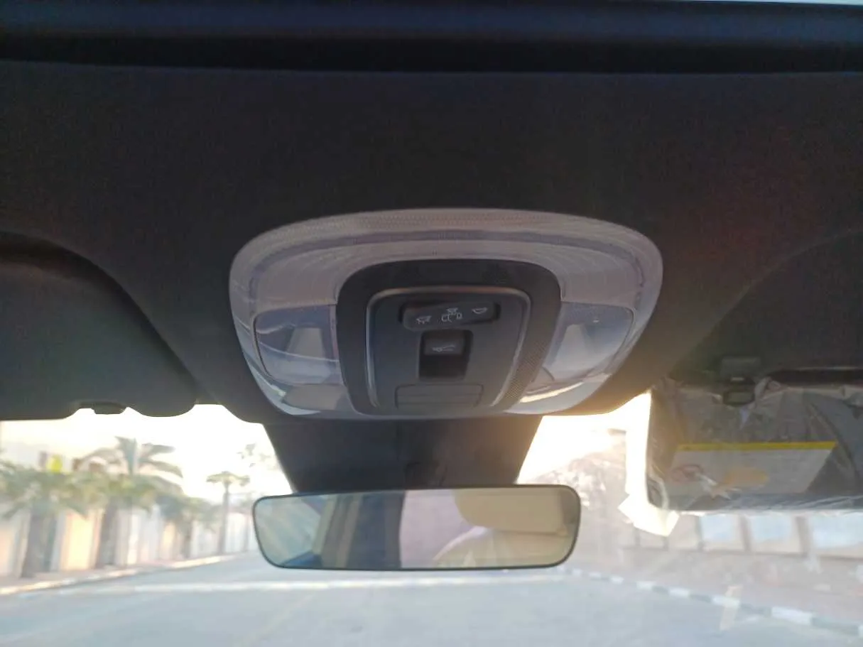 Car image 22