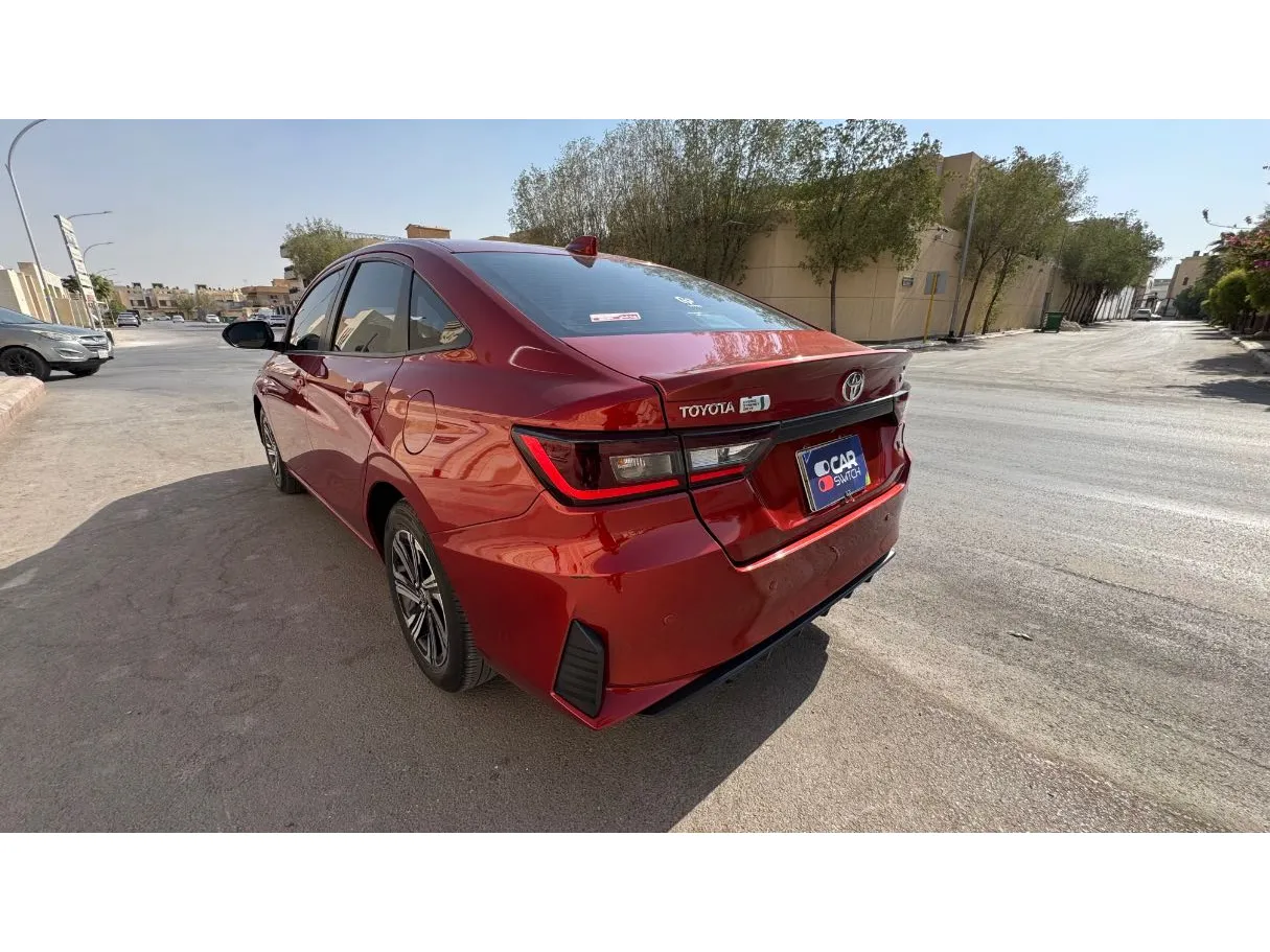 Car image 7