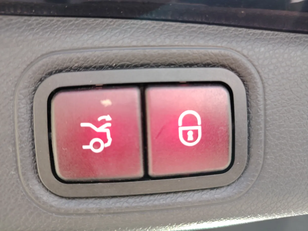 Car image 35