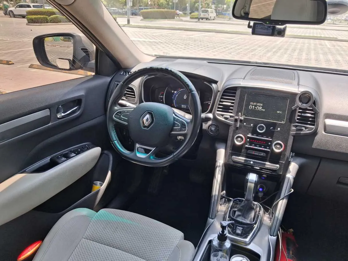 Car image 17