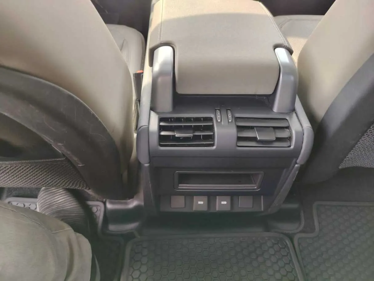 Car image 42