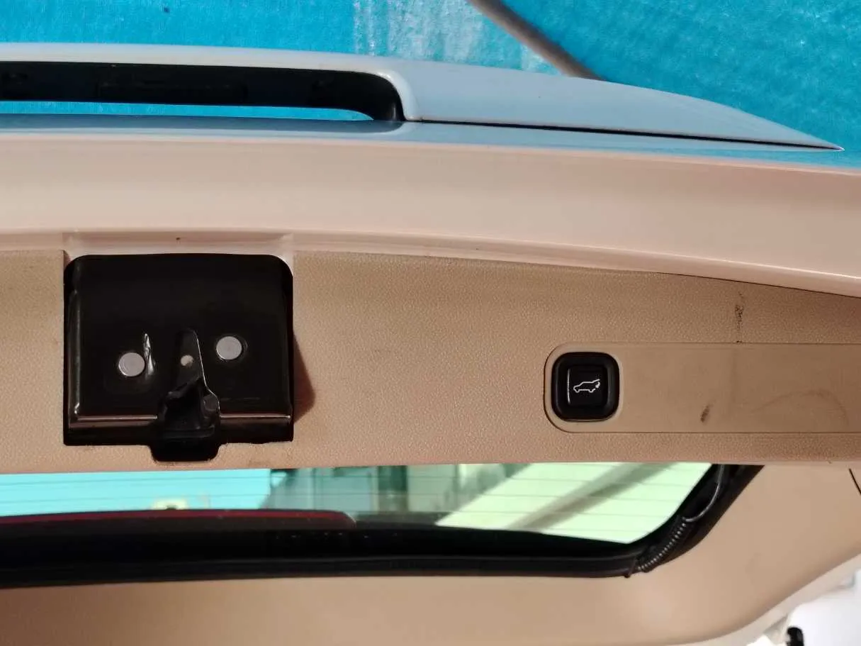 Car image 32