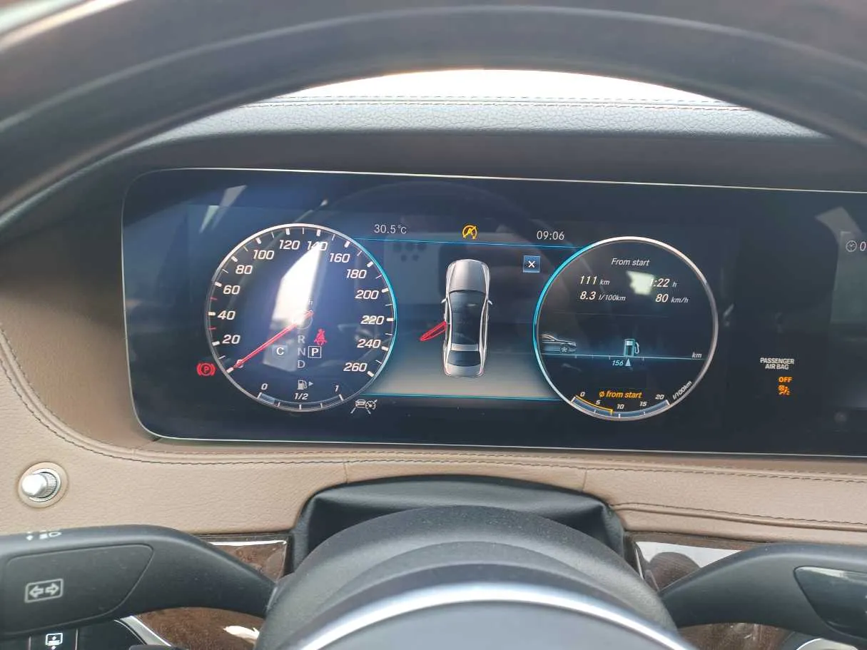 Car image 17