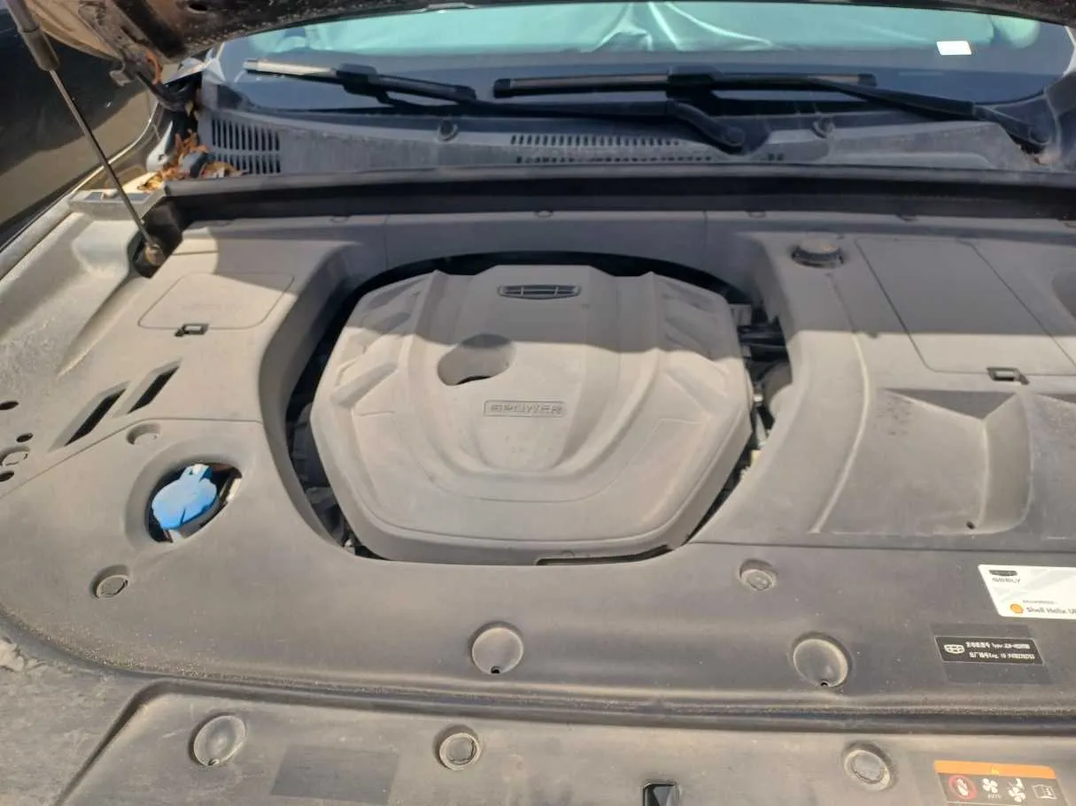 Car image 24