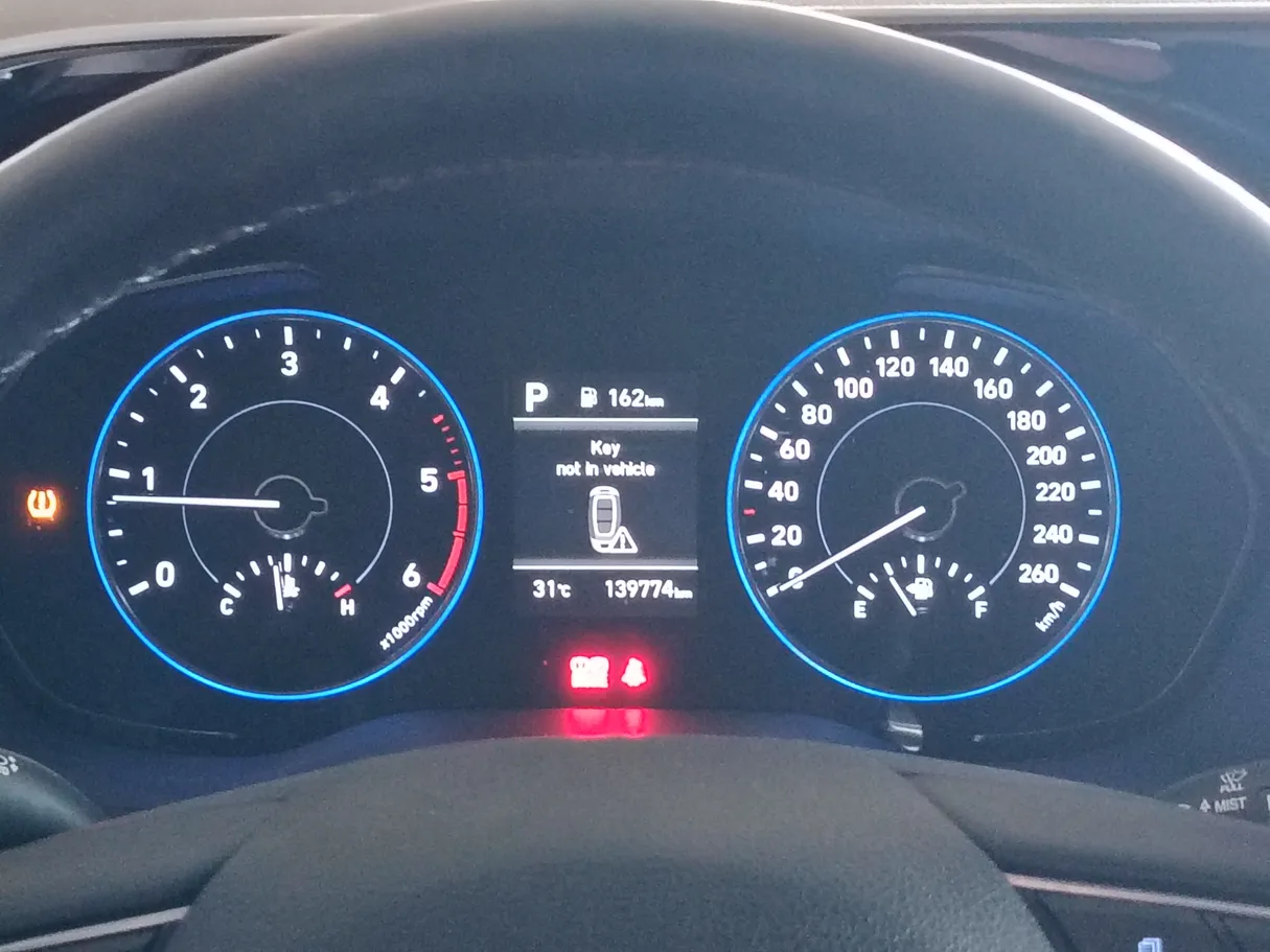 Car image 23