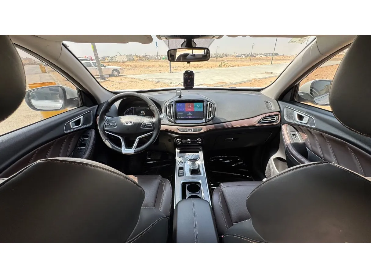 Car image 15