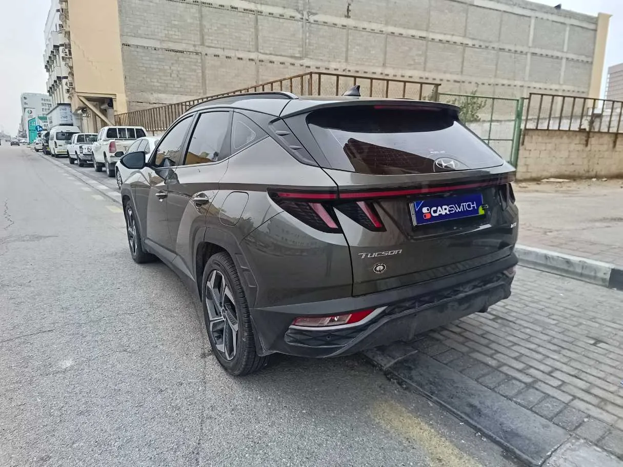 Car image 7