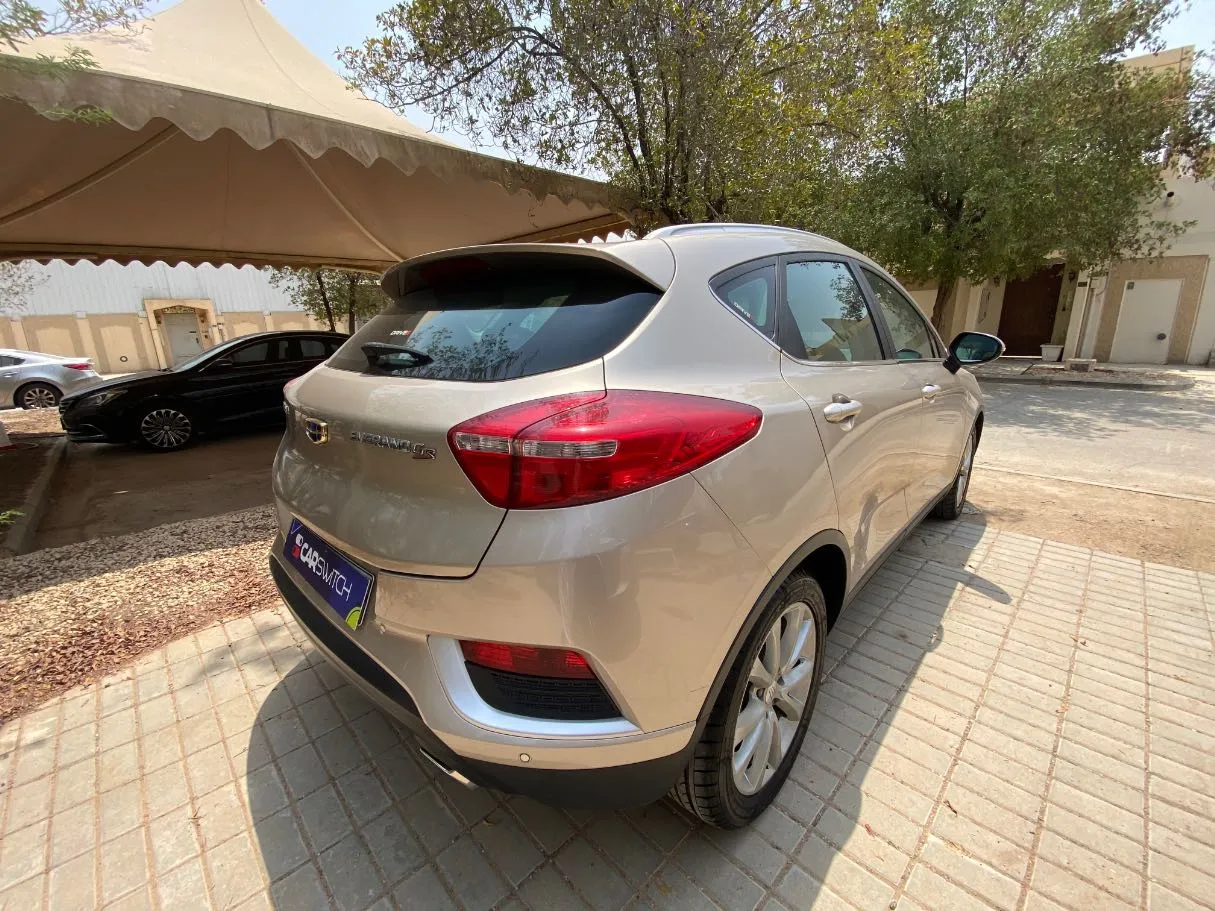 Car image 5