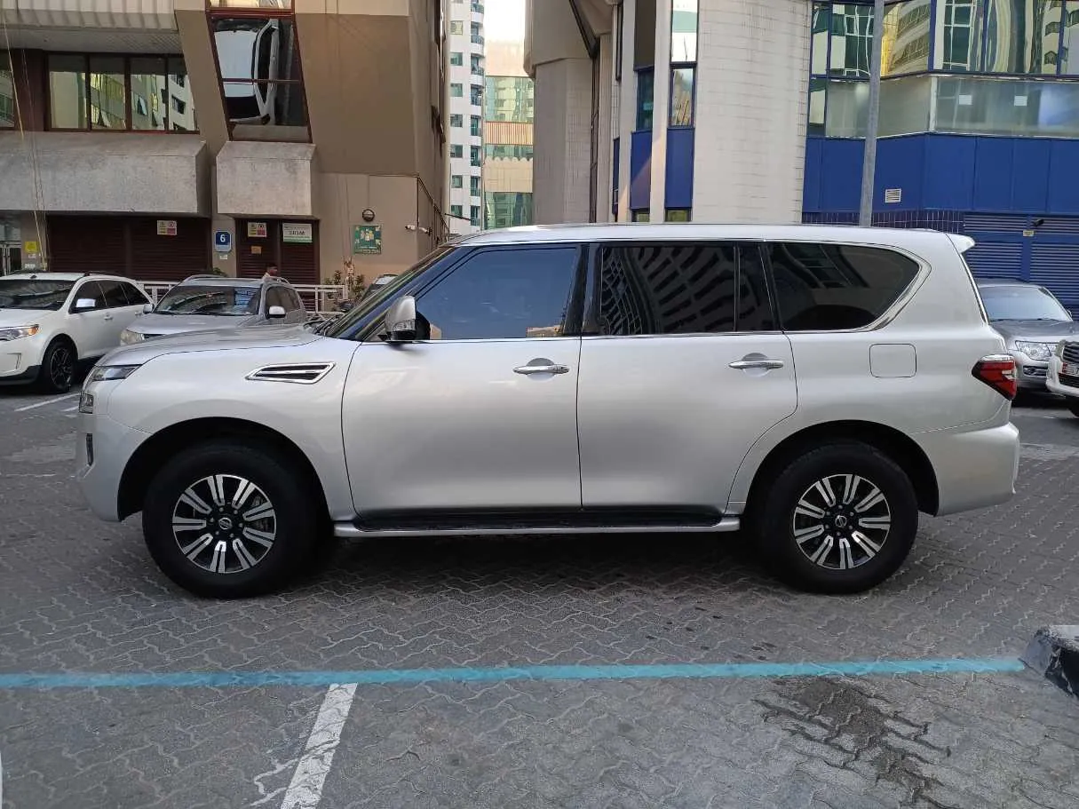 Car image 8