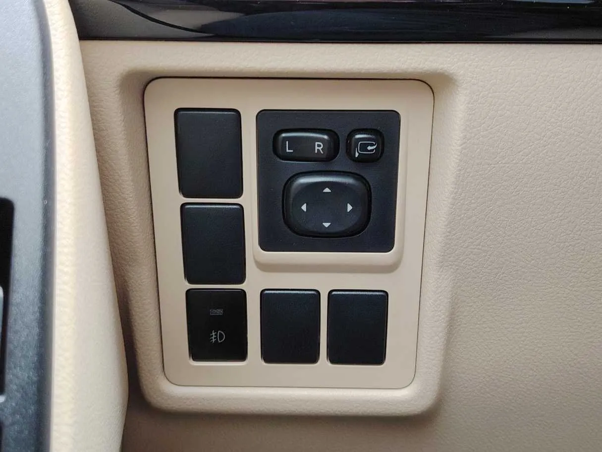Car image 35