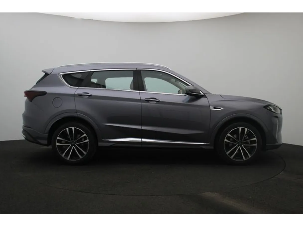 Car image 13