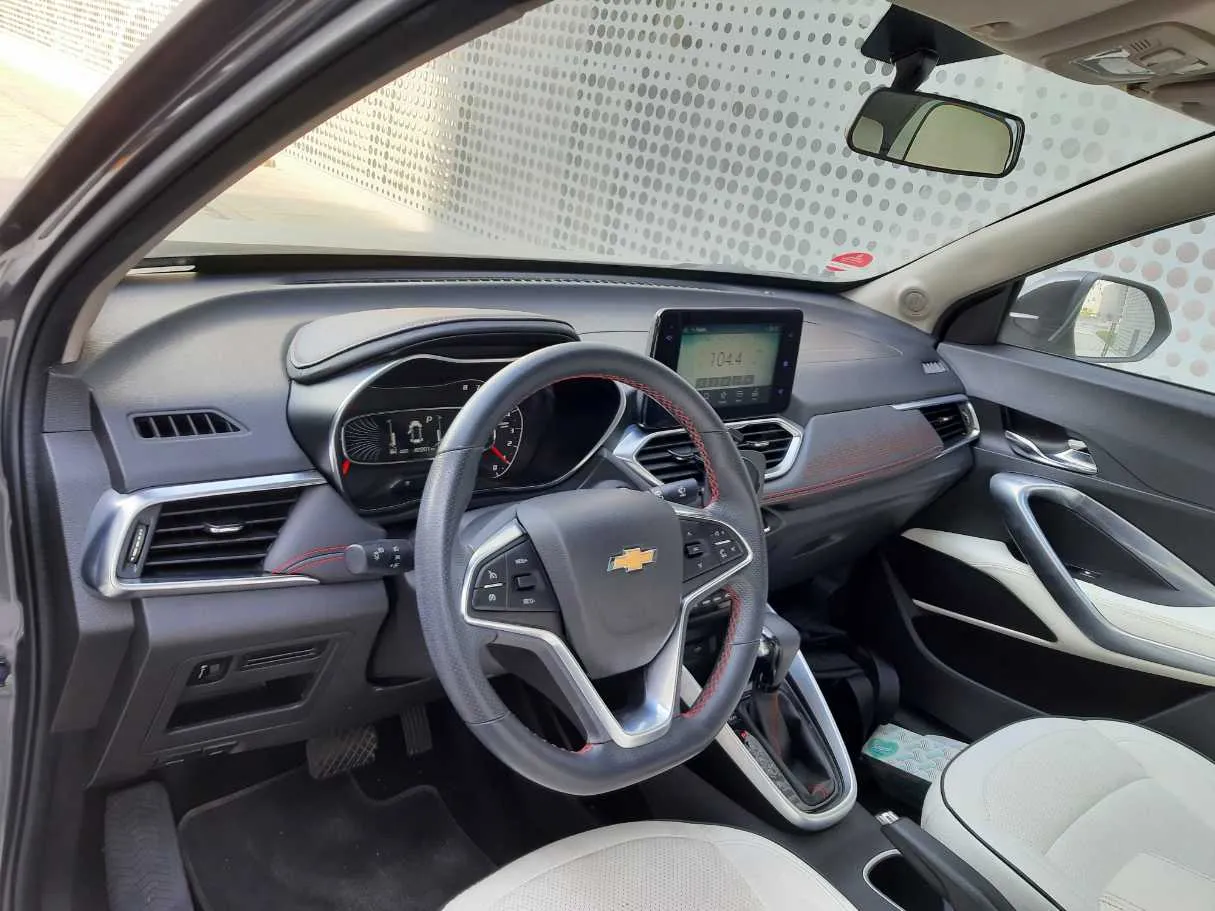 Car image 11