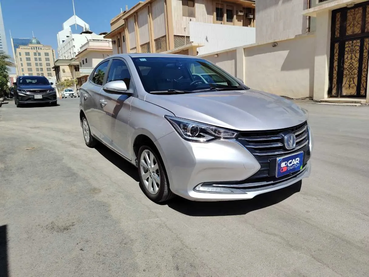 Car image 3