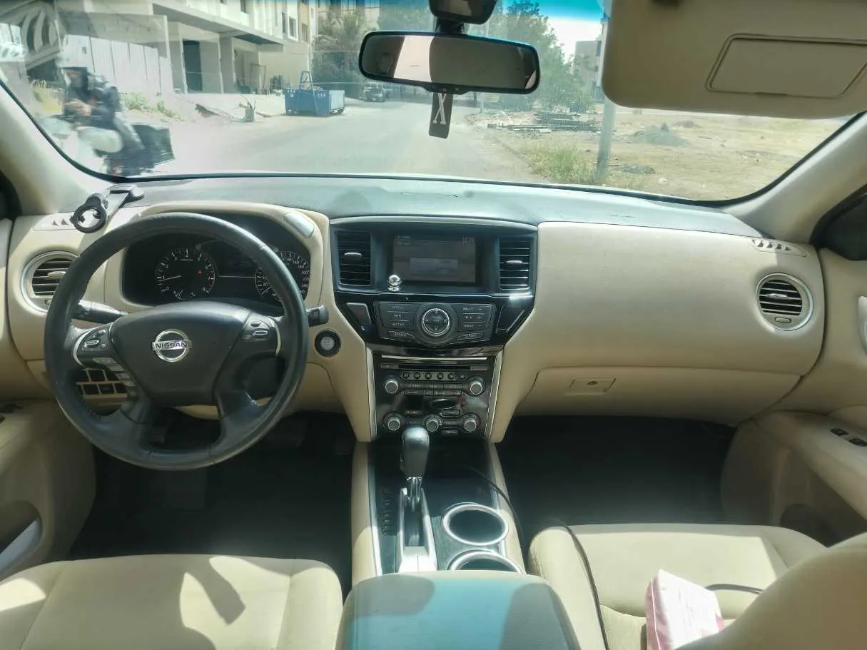 Car image 25