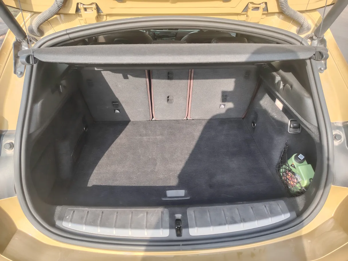 Car image 25