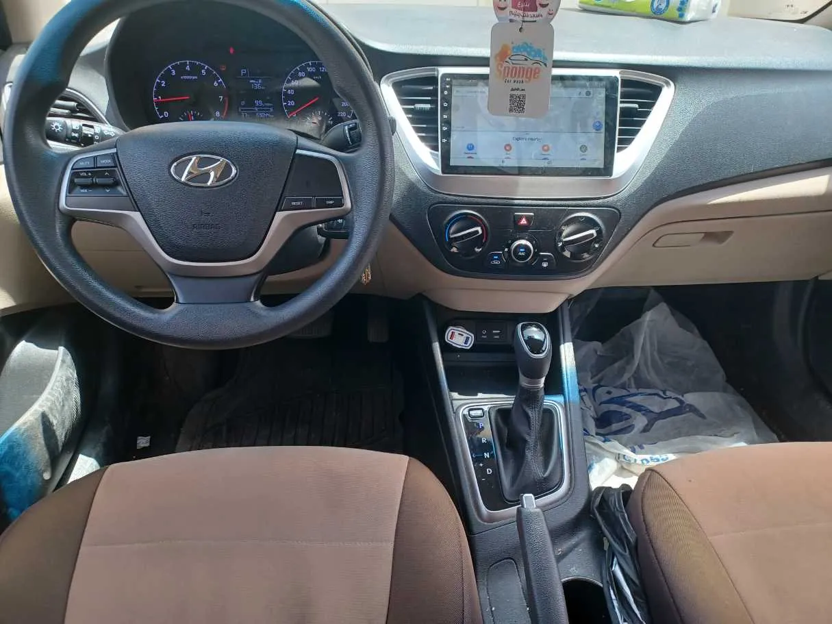 Car image 16
