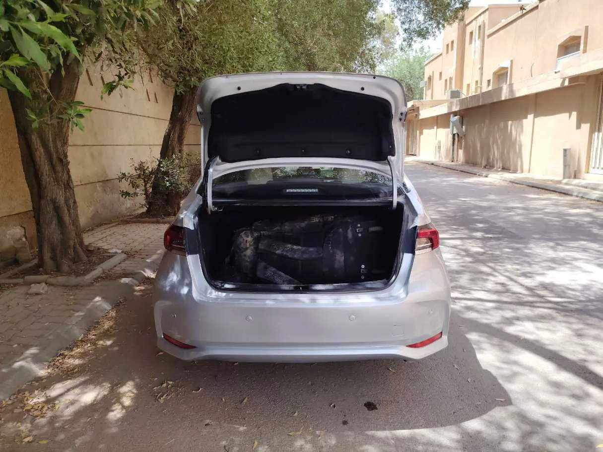 Car image 23