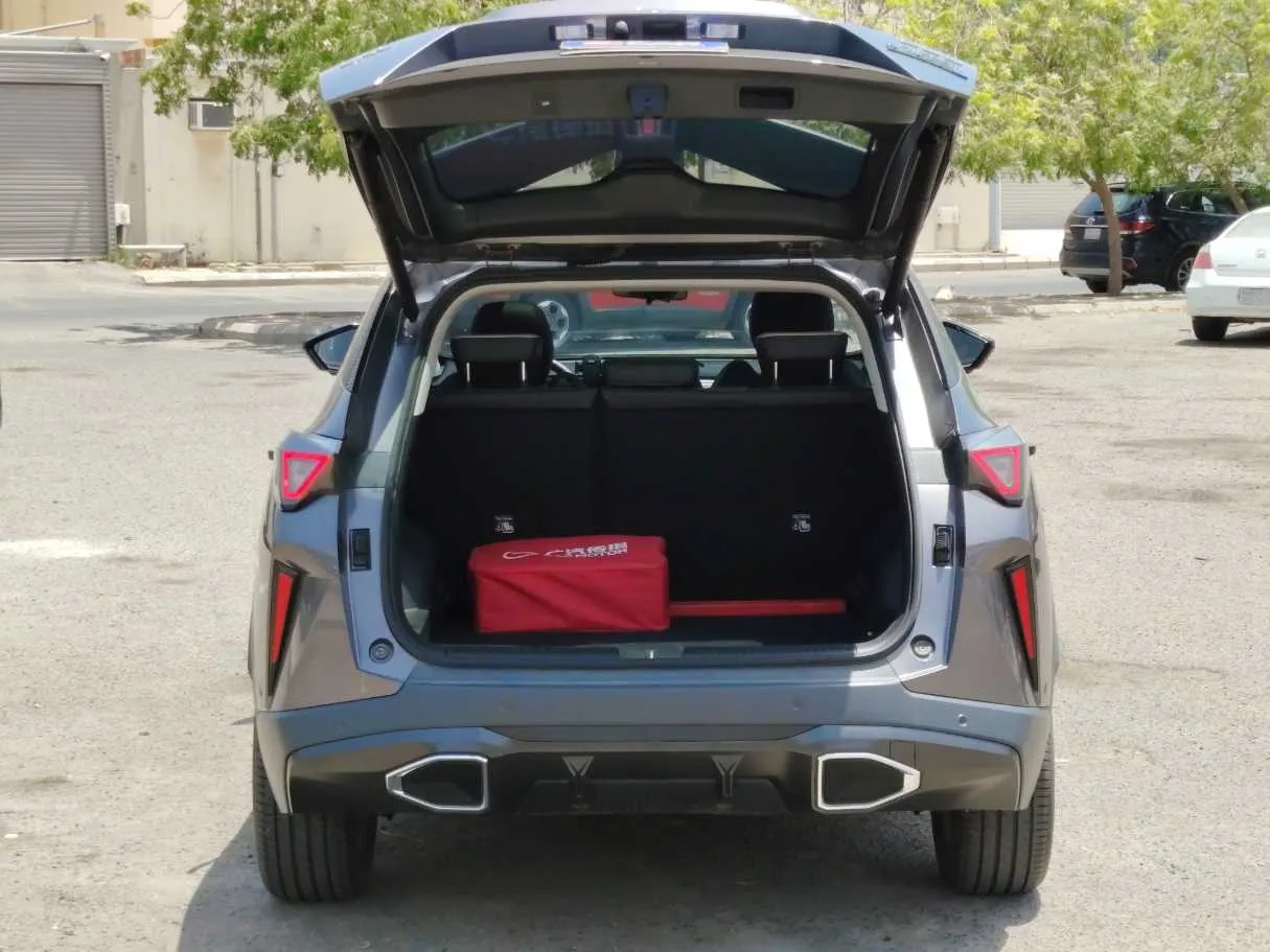 Car image 26