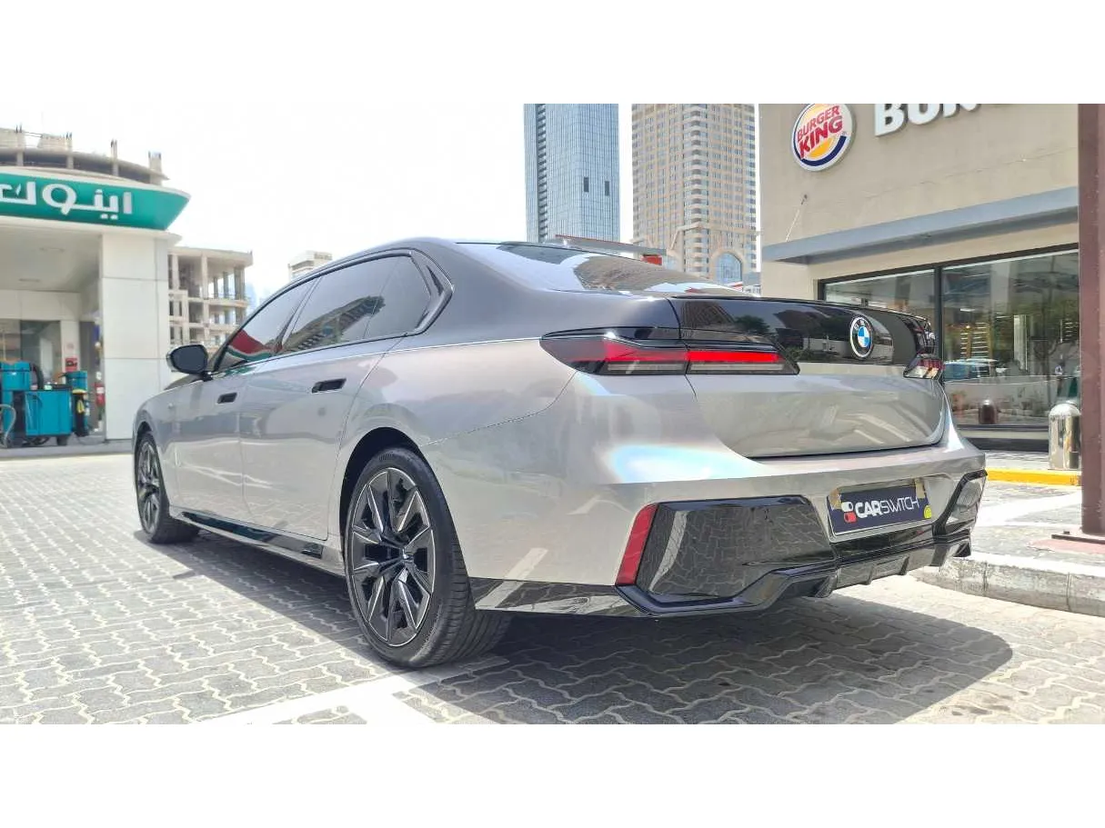 Car image 7
