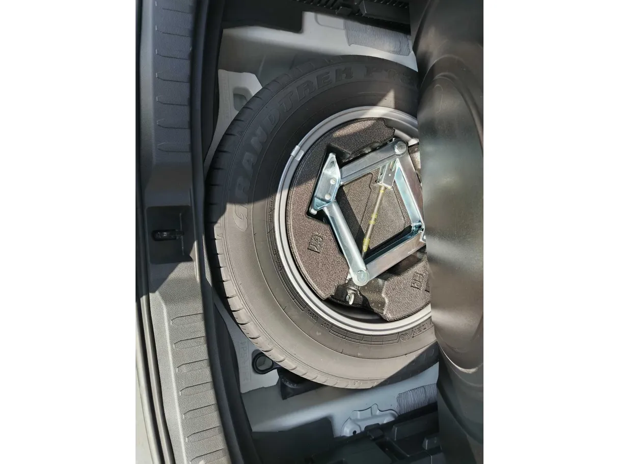Car image 41