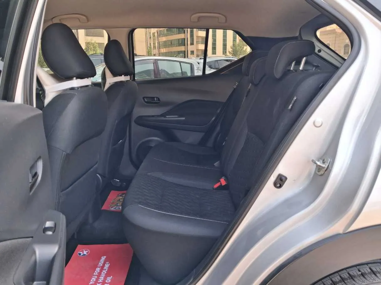 Car image 13