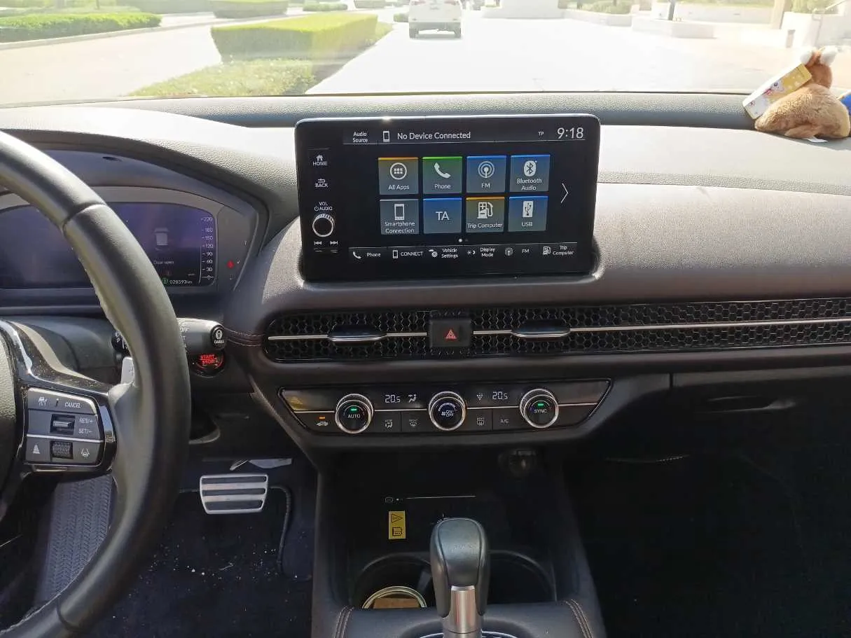 Car image 16