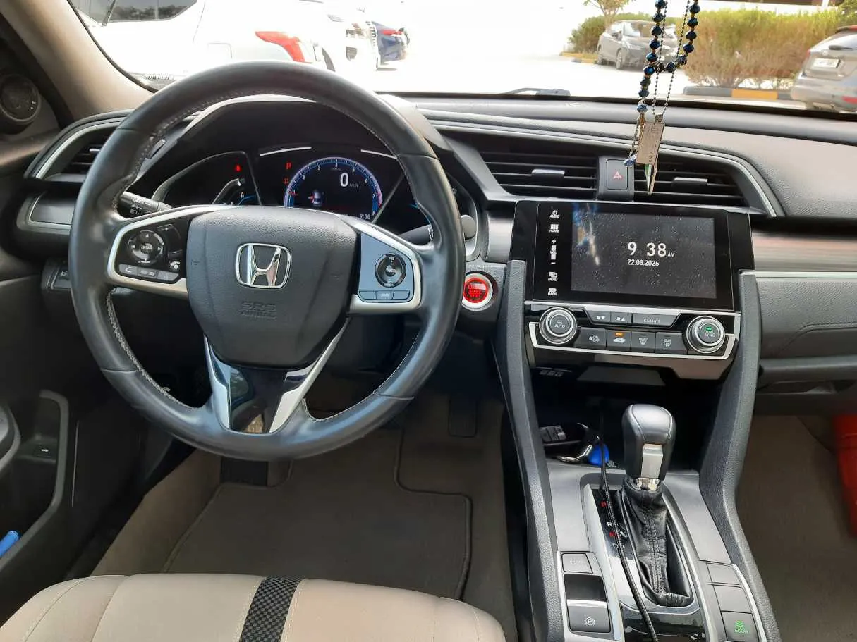 Car image 16