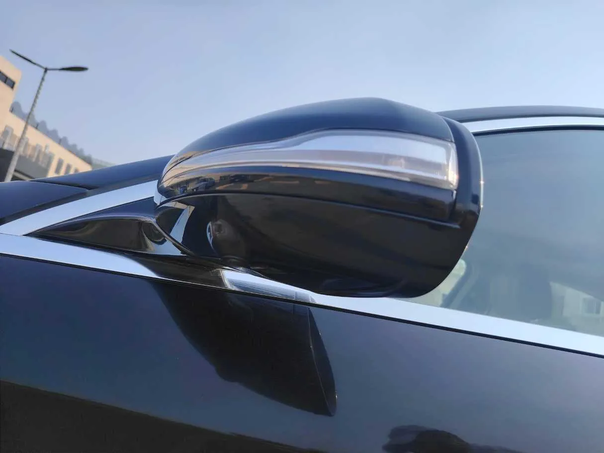 Car image 33