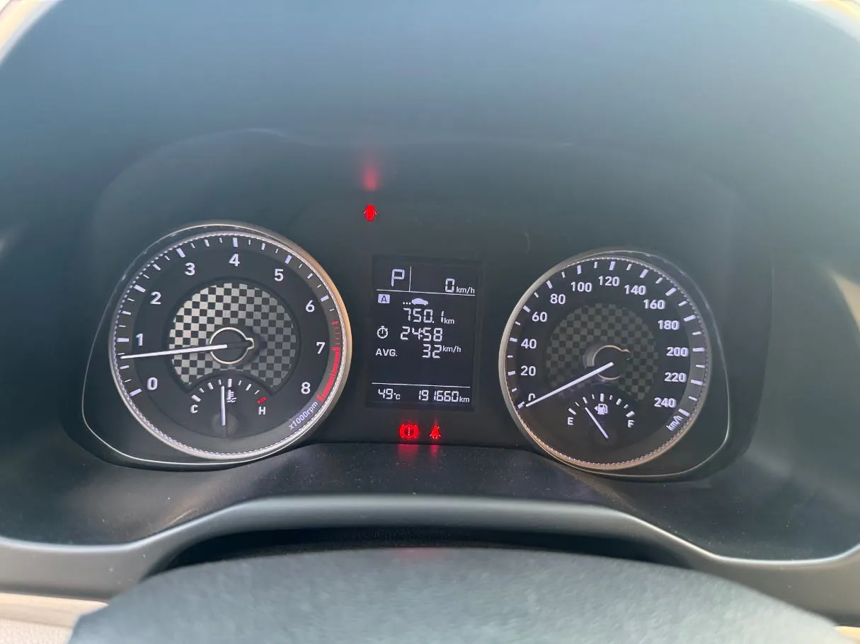 Car image 19