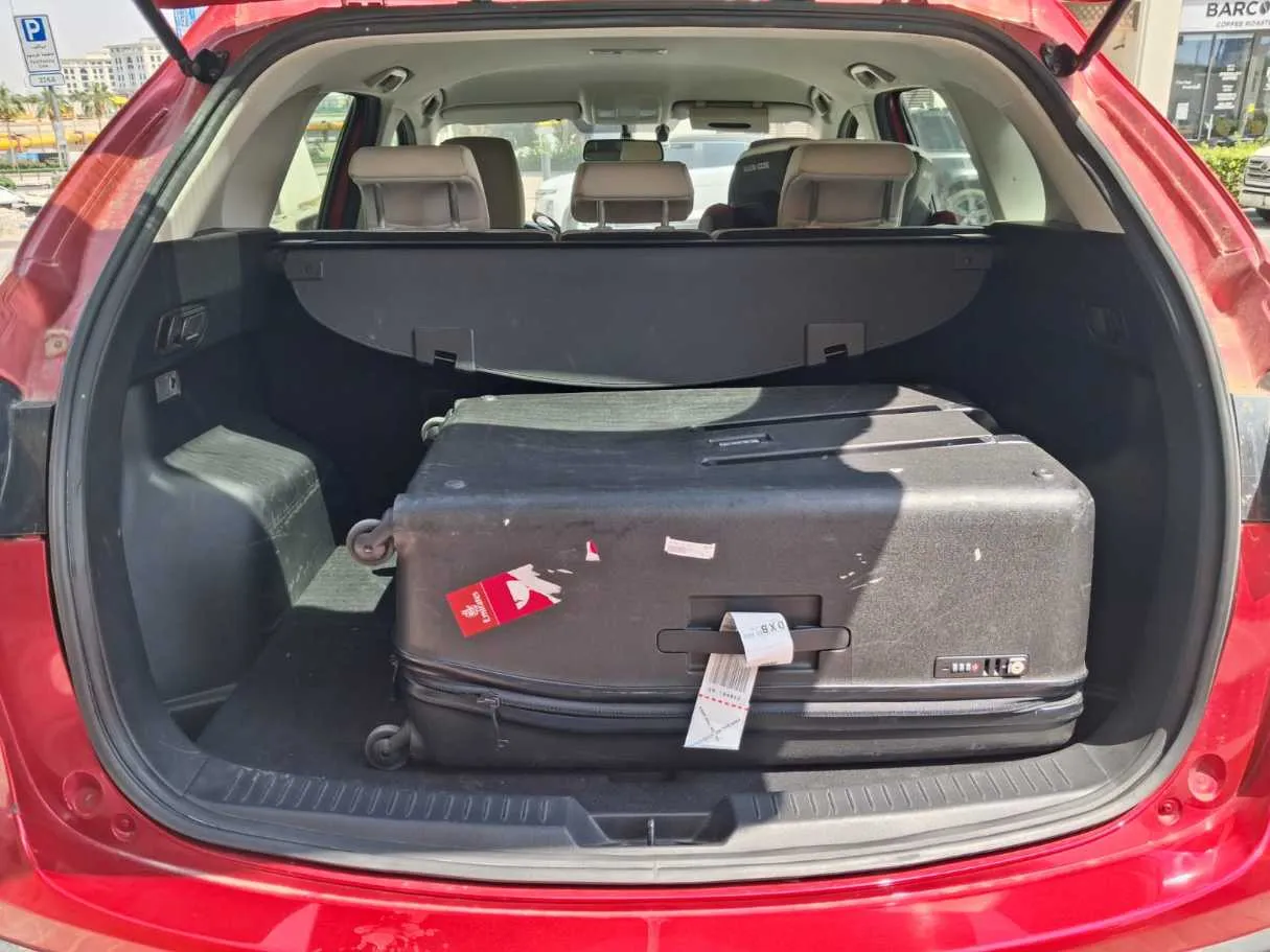Car image 19