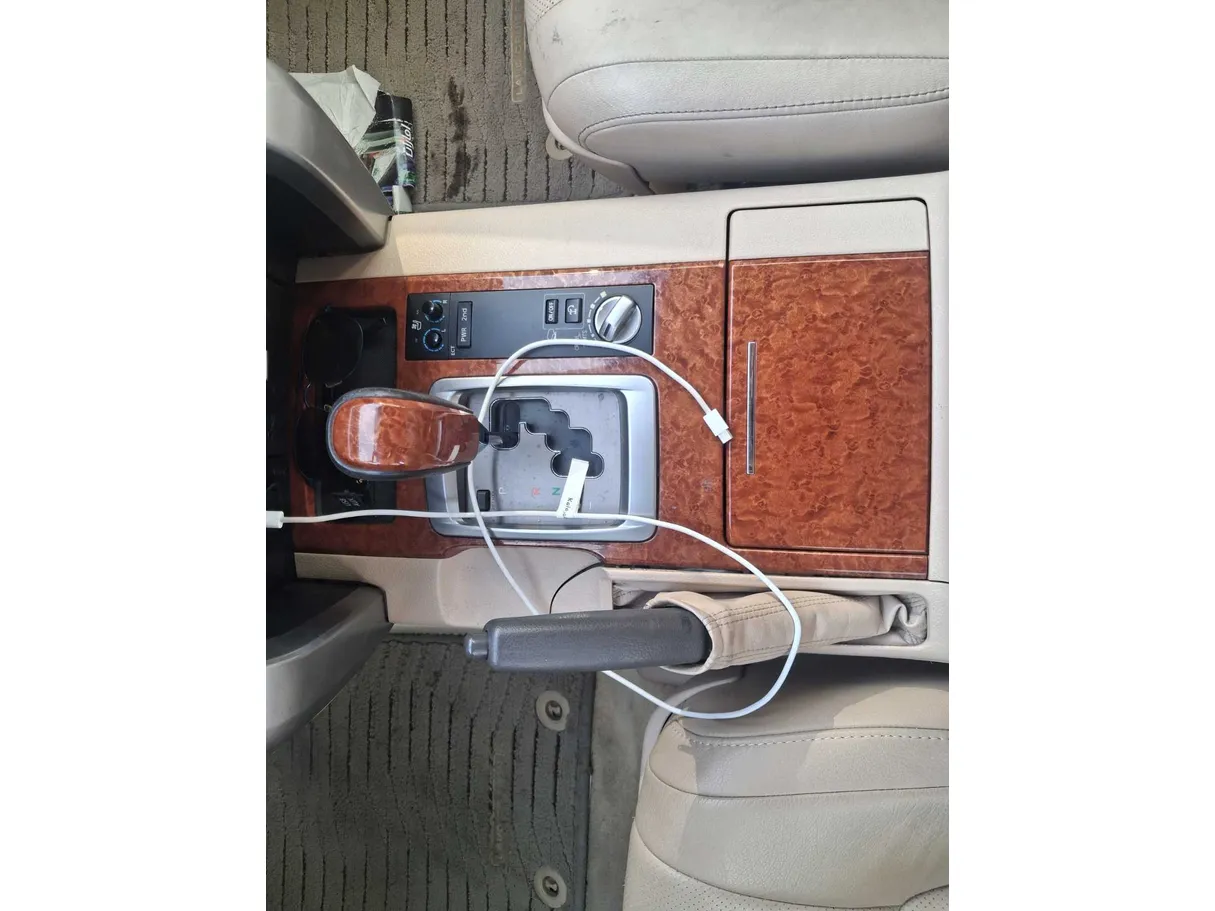 Car image 16