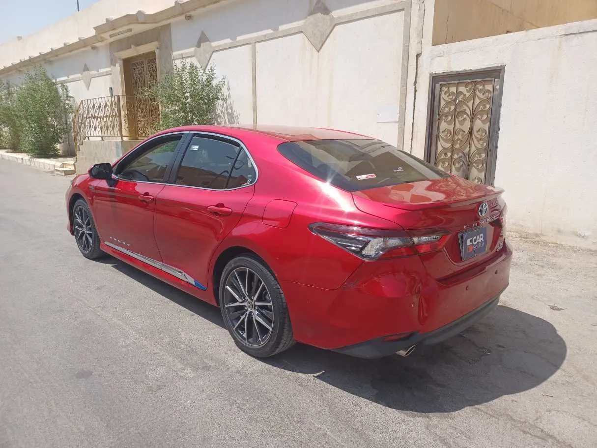 Car image 7