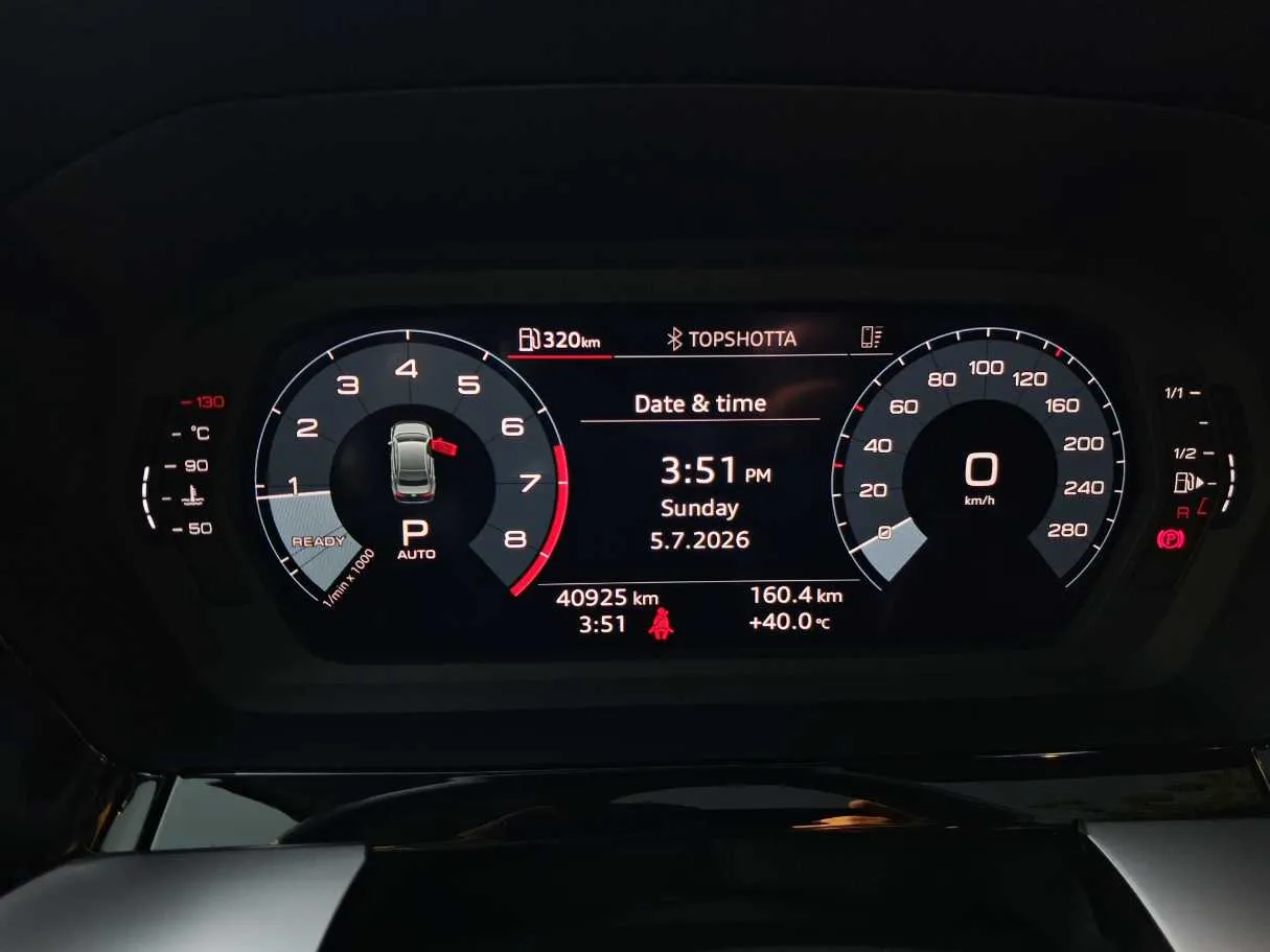 Car image 19