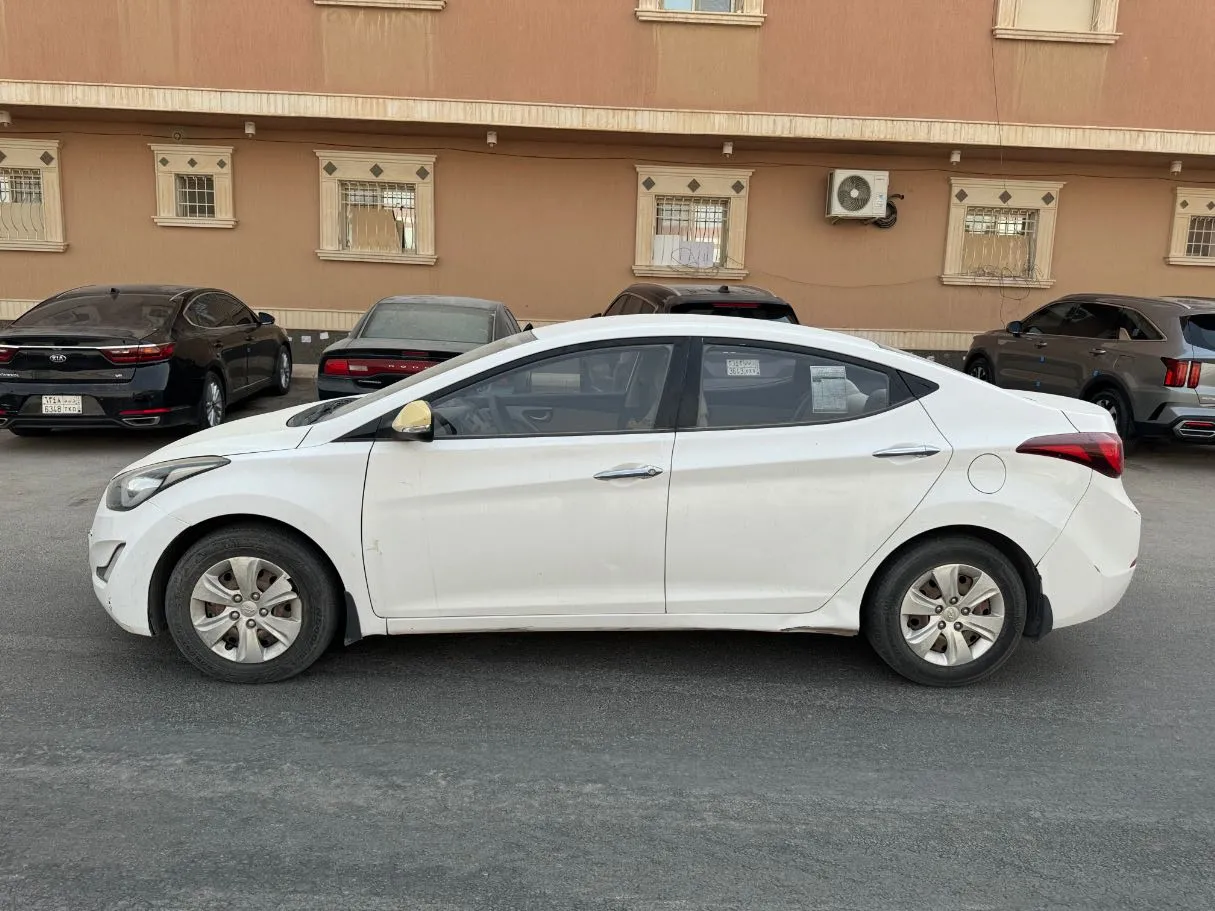 Car image 8