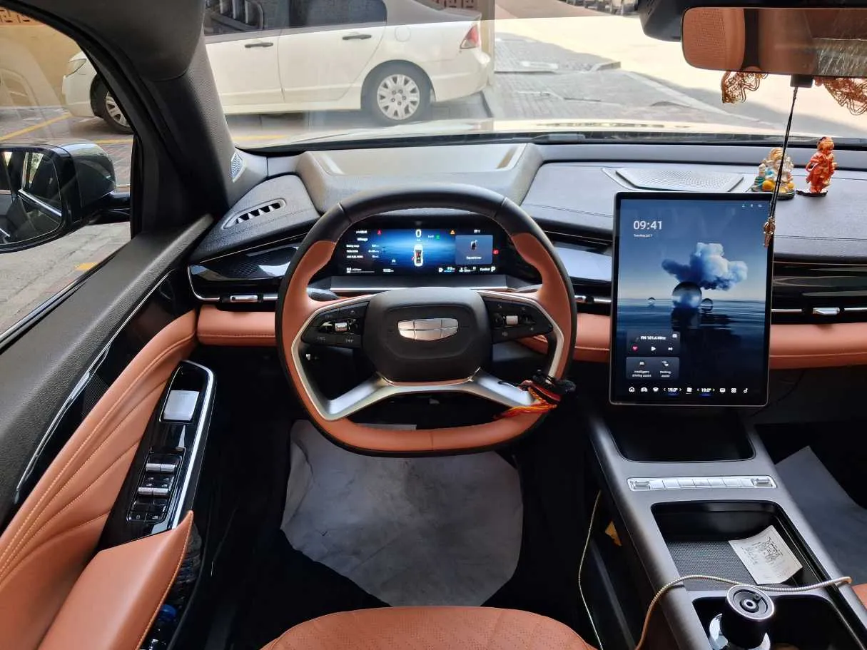 Car image 17