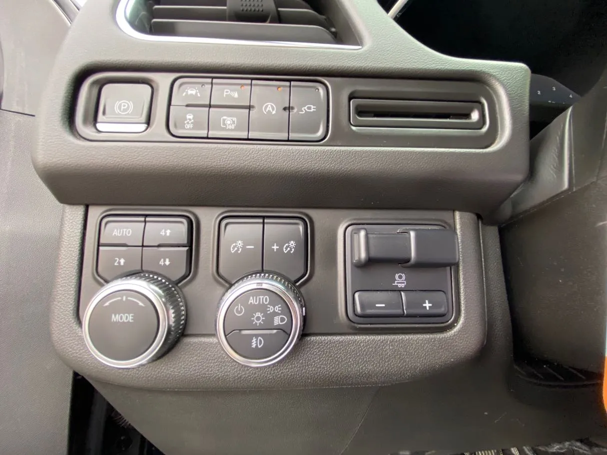 Car image 26