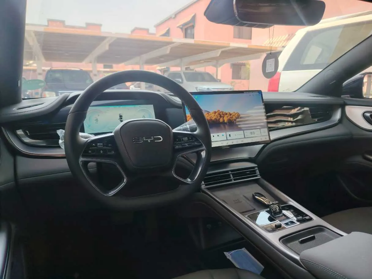 Car image 27