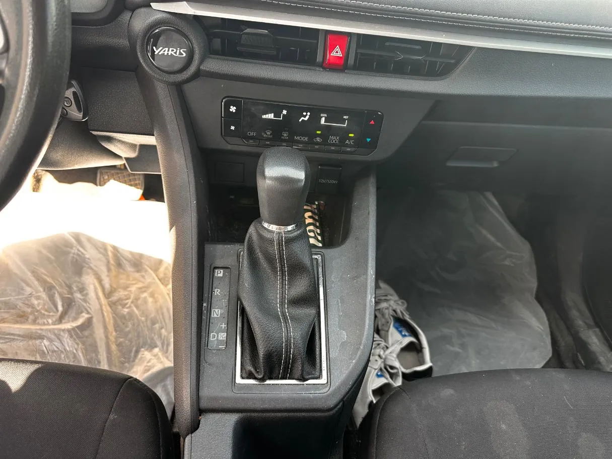 Car image 18