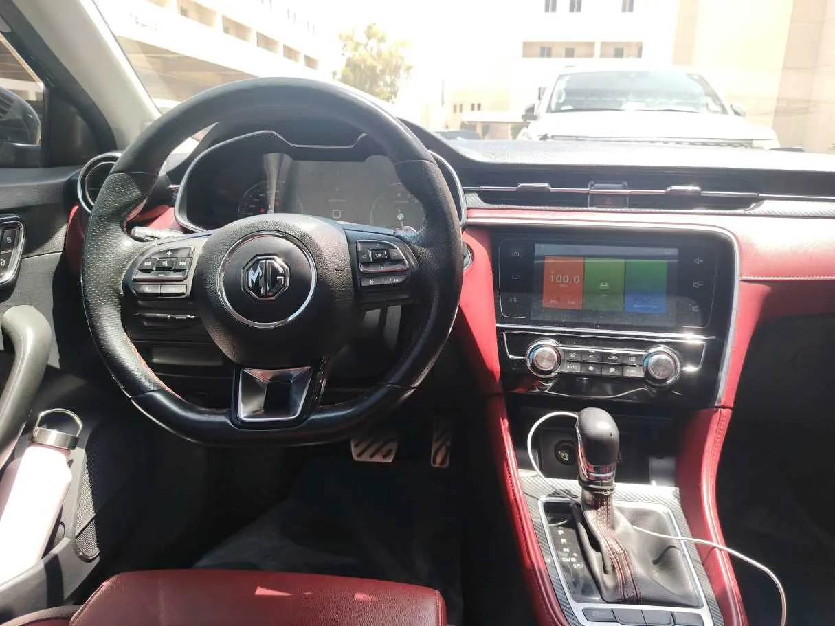 Car image 19